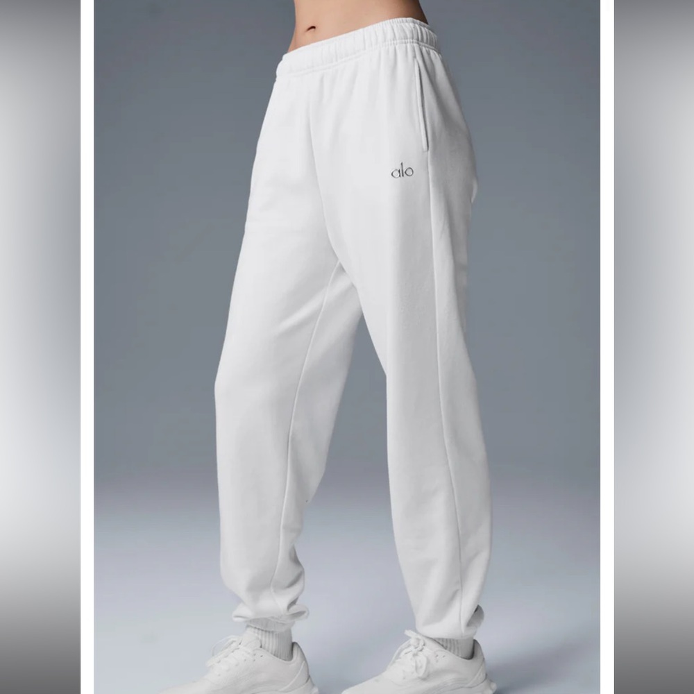 ALO Yoga White Sweatpants Relaxed Fit Elastic Cuffs